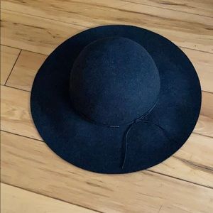 Pistil hat